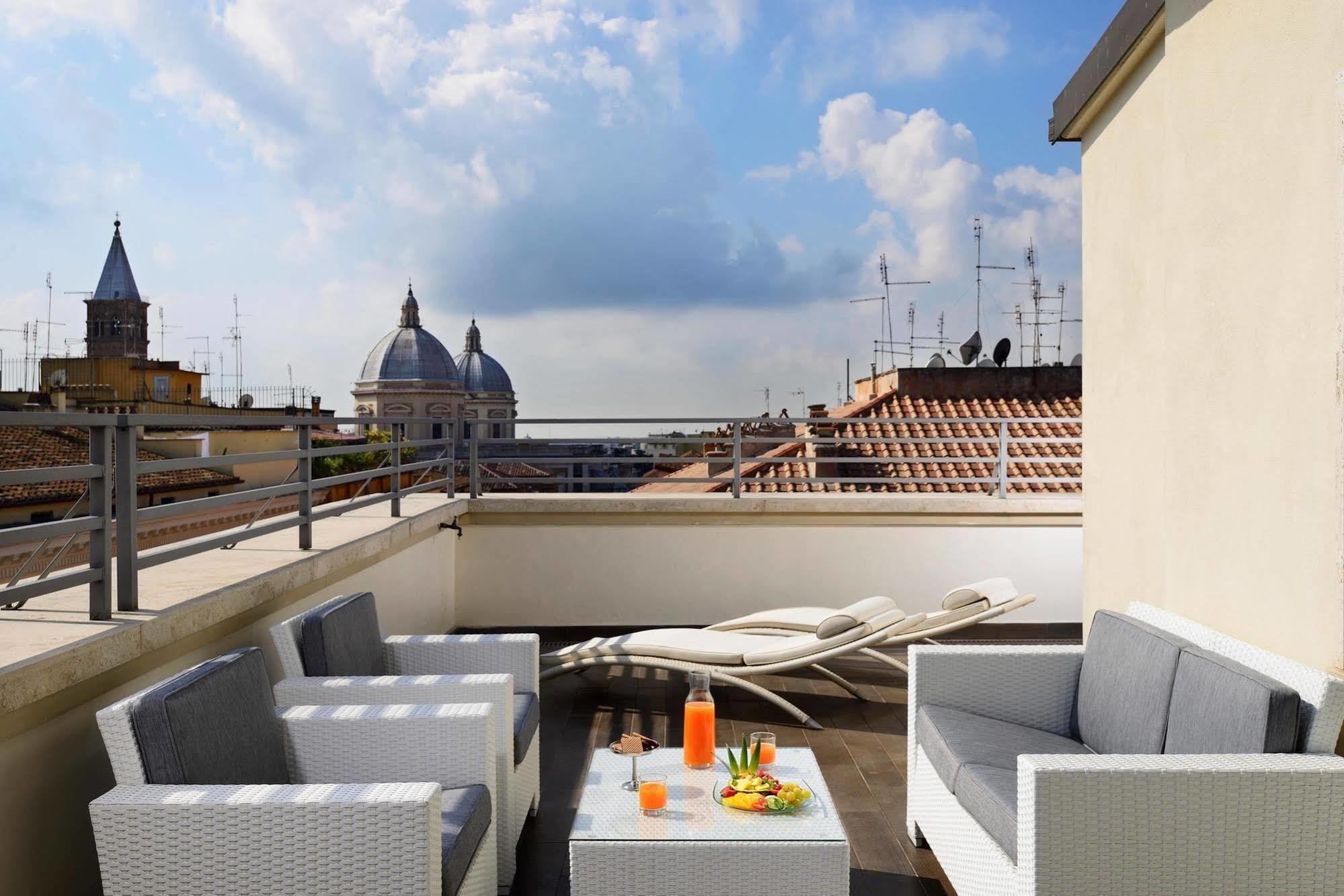 UNAHOTELS Decò Roma Esterno foto