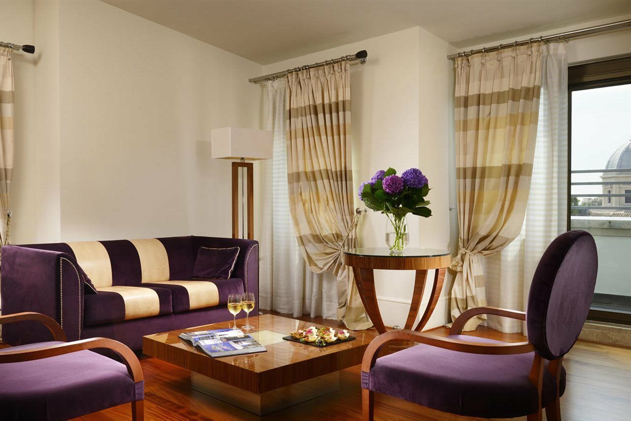UNAHOTELS Decò Roma Esterno foto